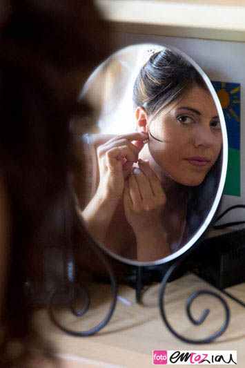 bride_getting_ready_wedding_italy