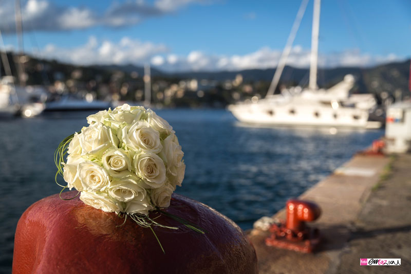 destination-wedding-photographer-italian-riviera-santamargheritaligure-weddingbouquet