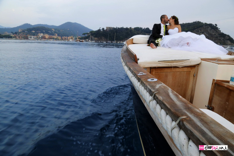 fotografo-matrimonio-sestrilevante-destinationwedding-italianriviera-baiadelsilenzio-barca4
