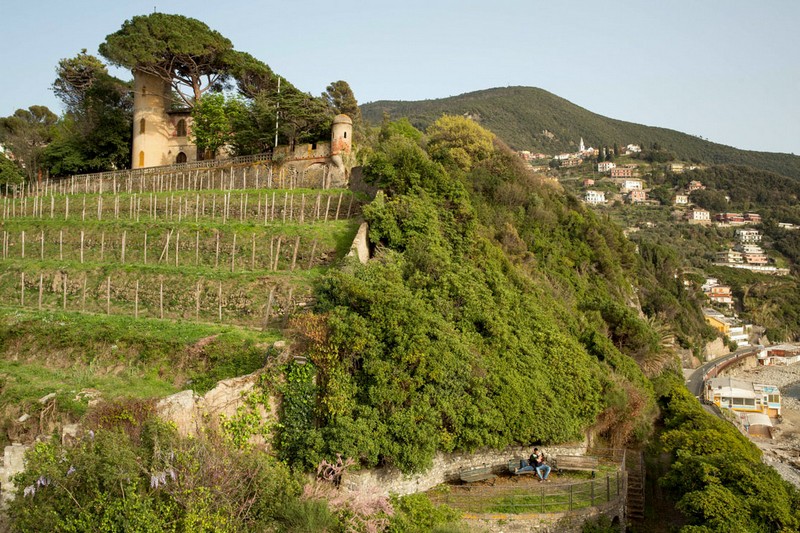 Moneglia engagement photographer destination wedding italian riviera