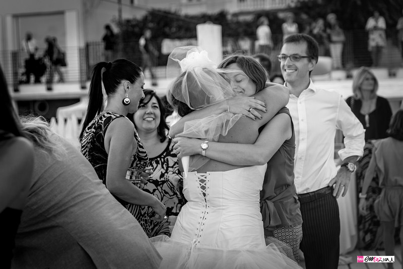 foto-matrimonio-spotorno-bagnisirio-abbracci (1)